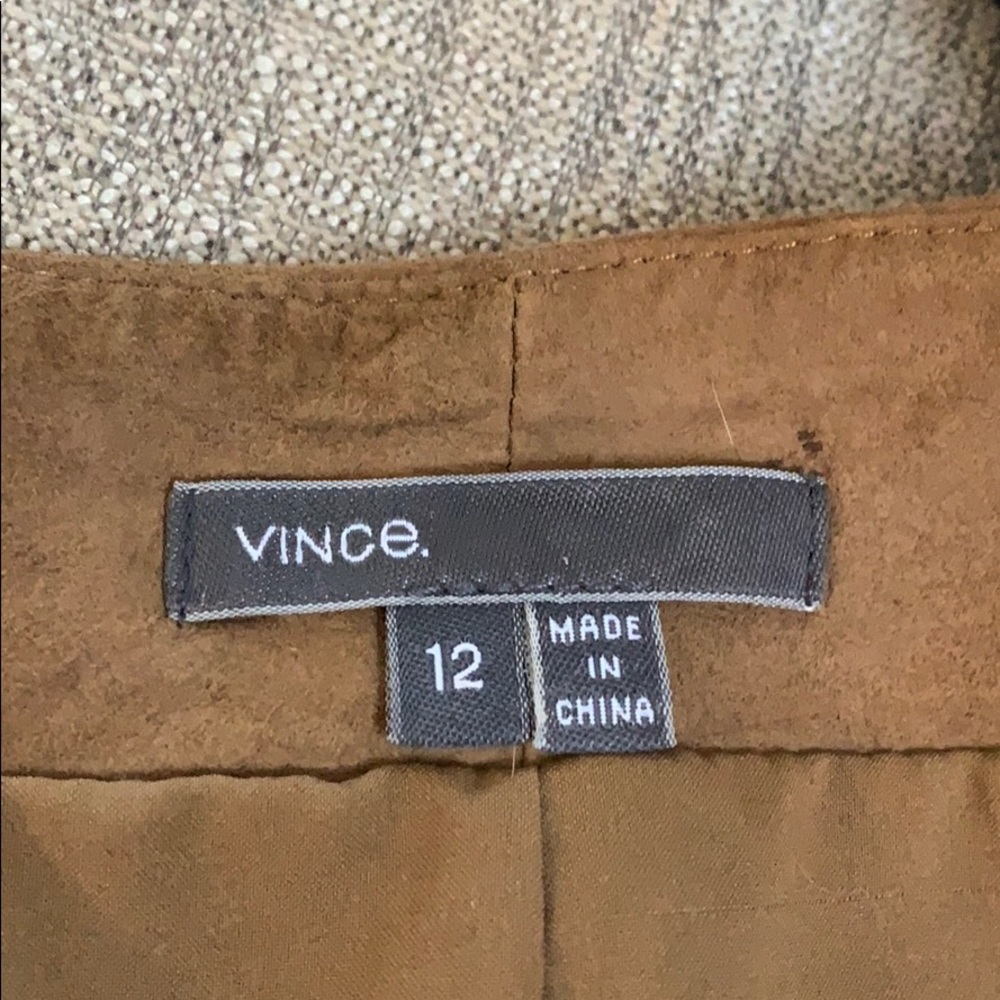 Vince super soft suede skirt. - Picture 4 of 6